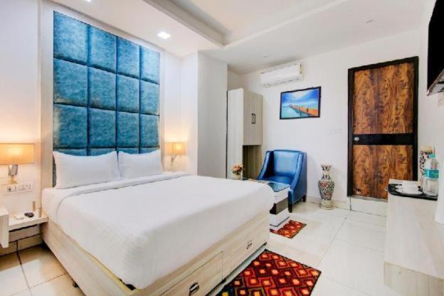 Hotel Grand Infinity Near Delhi Airport 4*