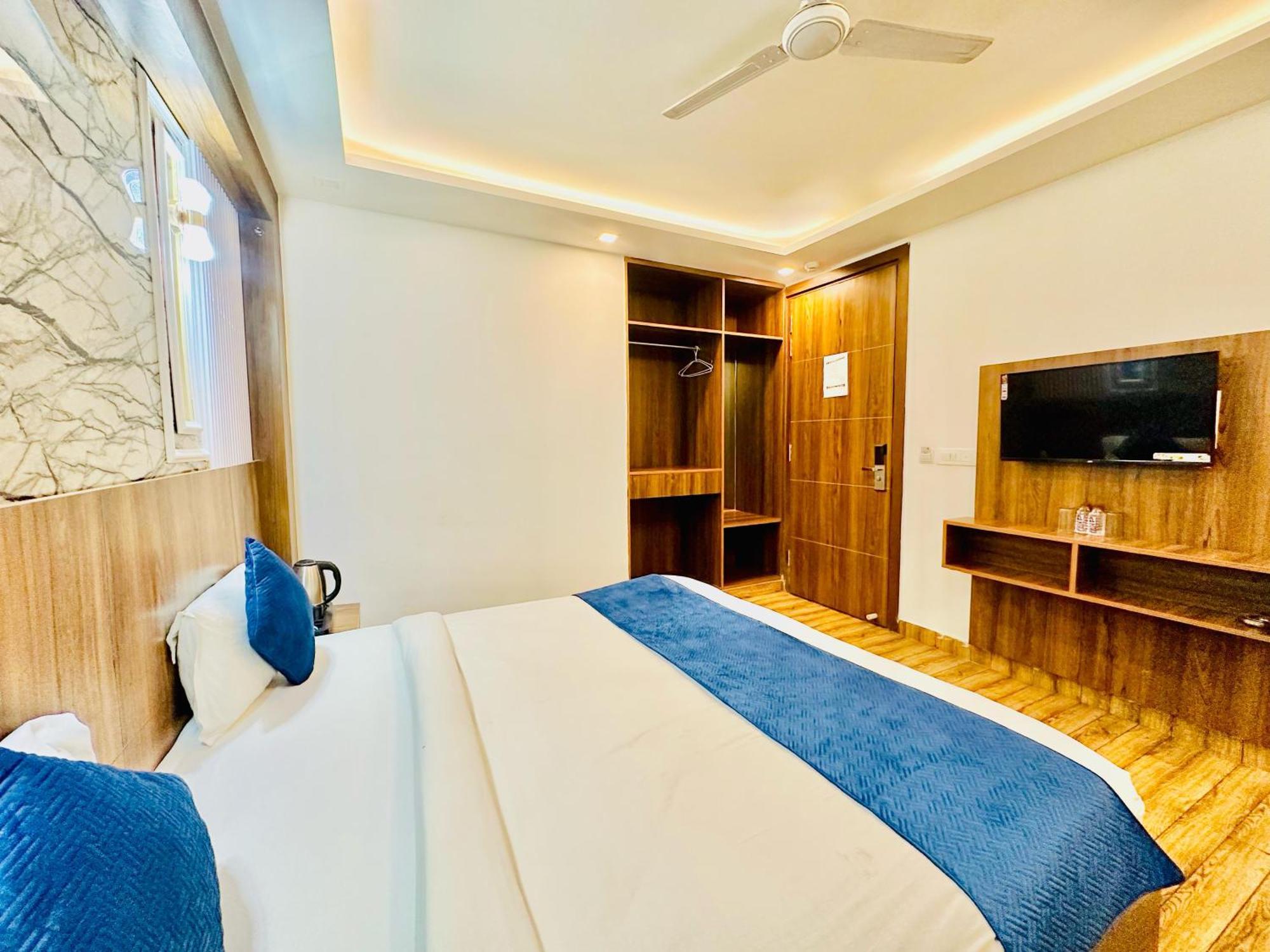 Rosewood Near Delhi Airport Hotel
