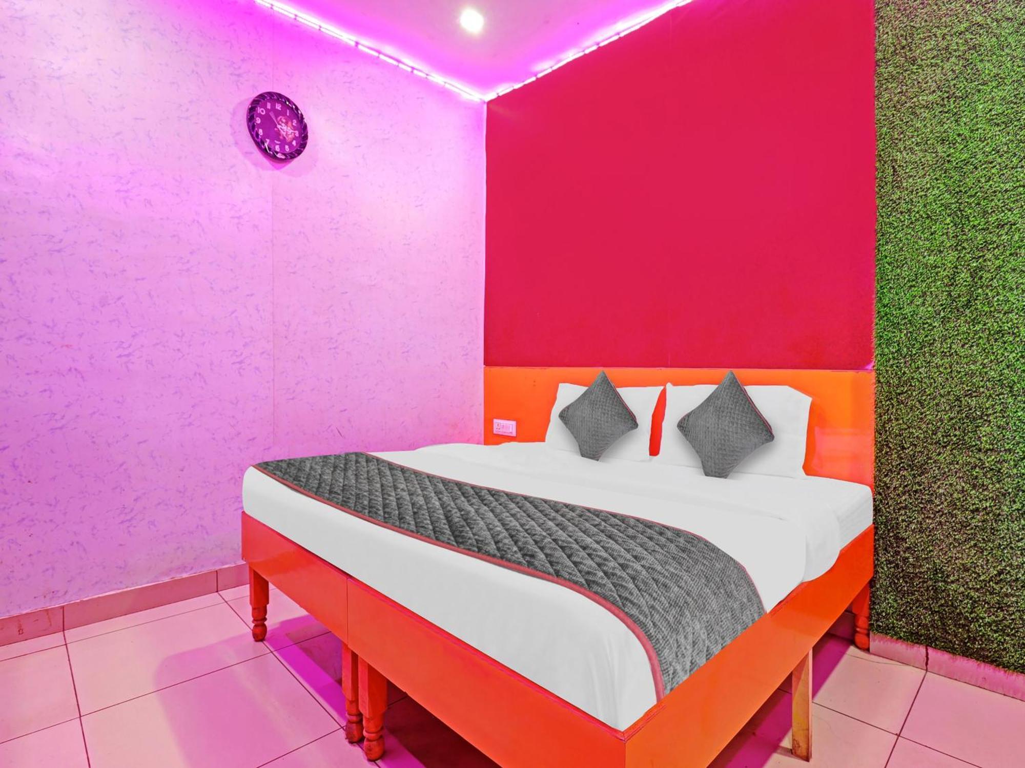 Hotel O Small Town Najafgarh