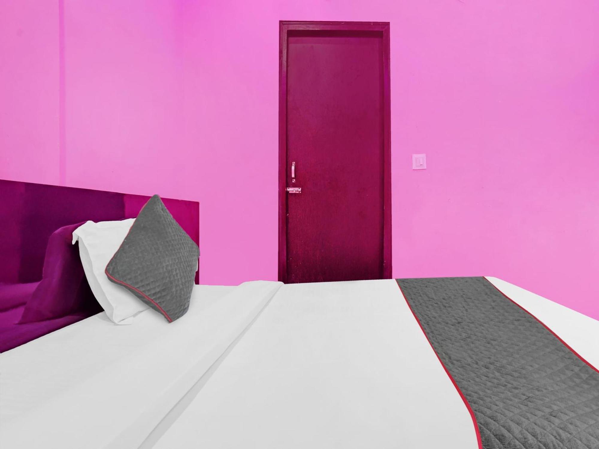 O Small Town 4* Najafgarh
