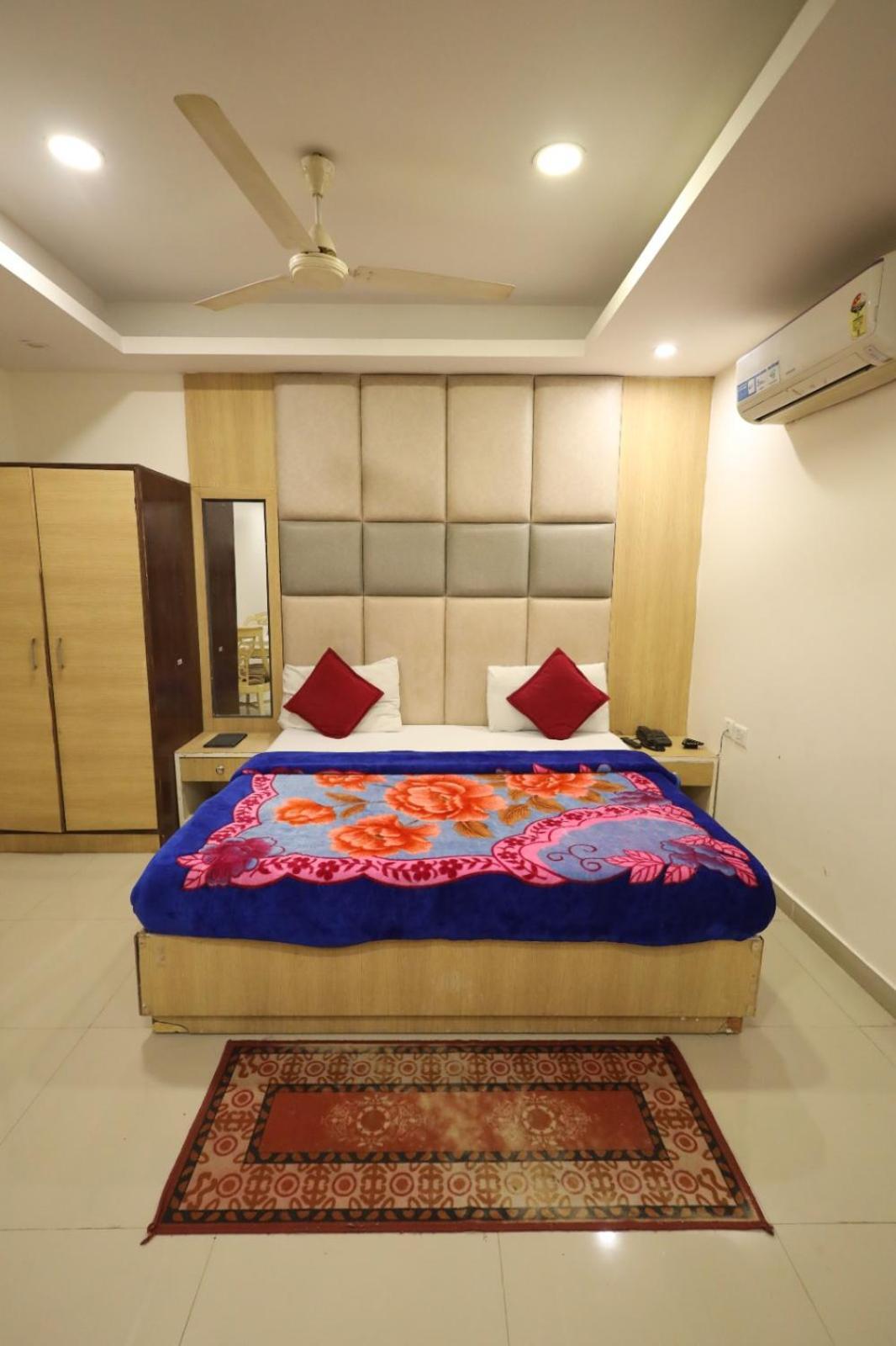 Hotel Paramont Airport New Delhi