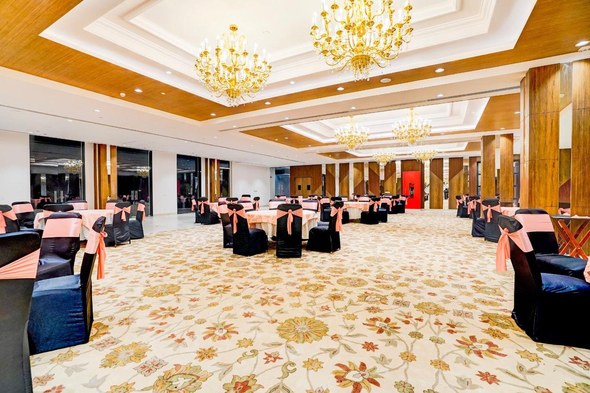 Hotel Tark Plaza A Family Near Igi Airport Delhi