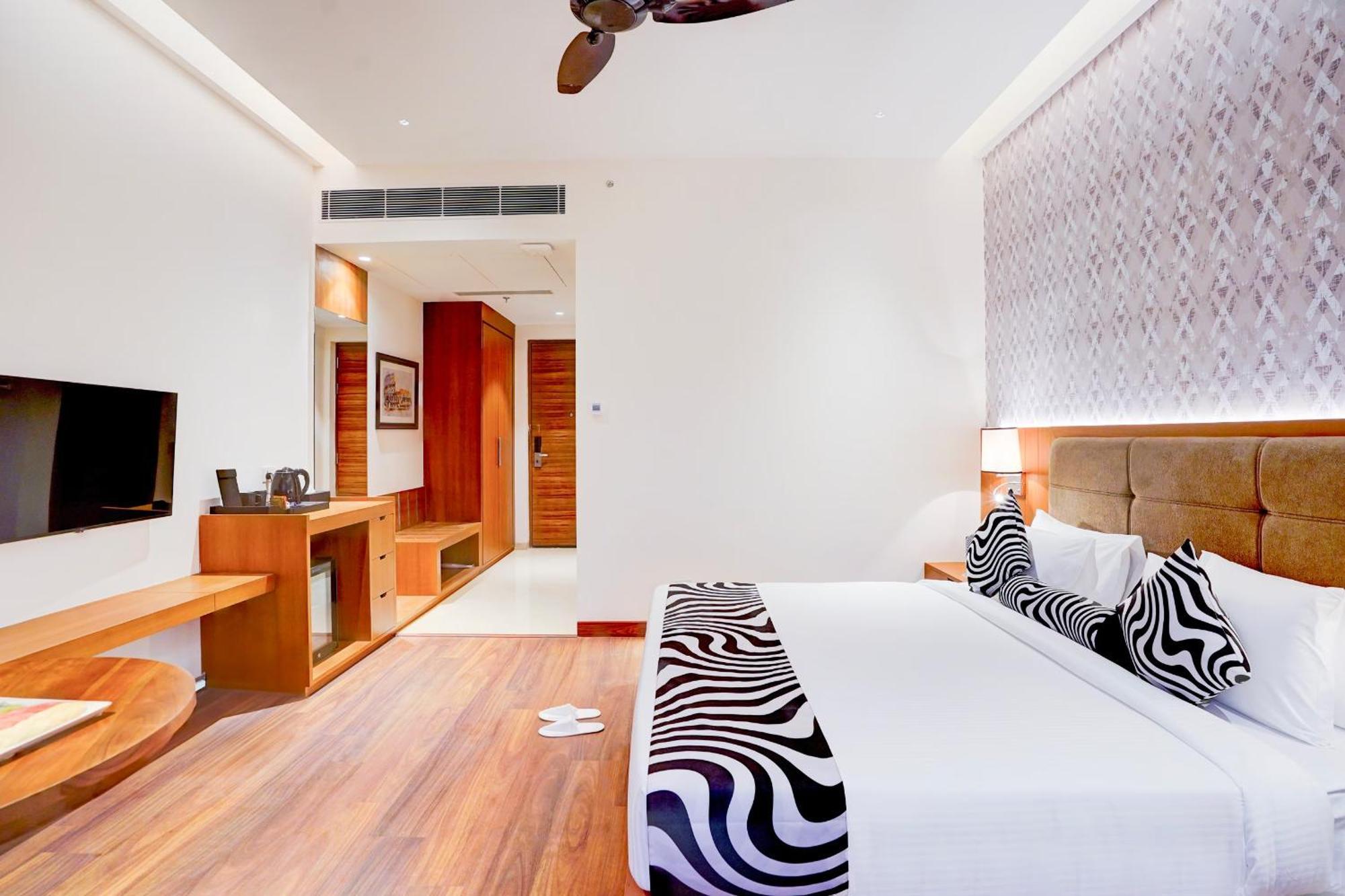 Hotel Tark Plaza A Family Near Igi Airport Delhi New Delhi