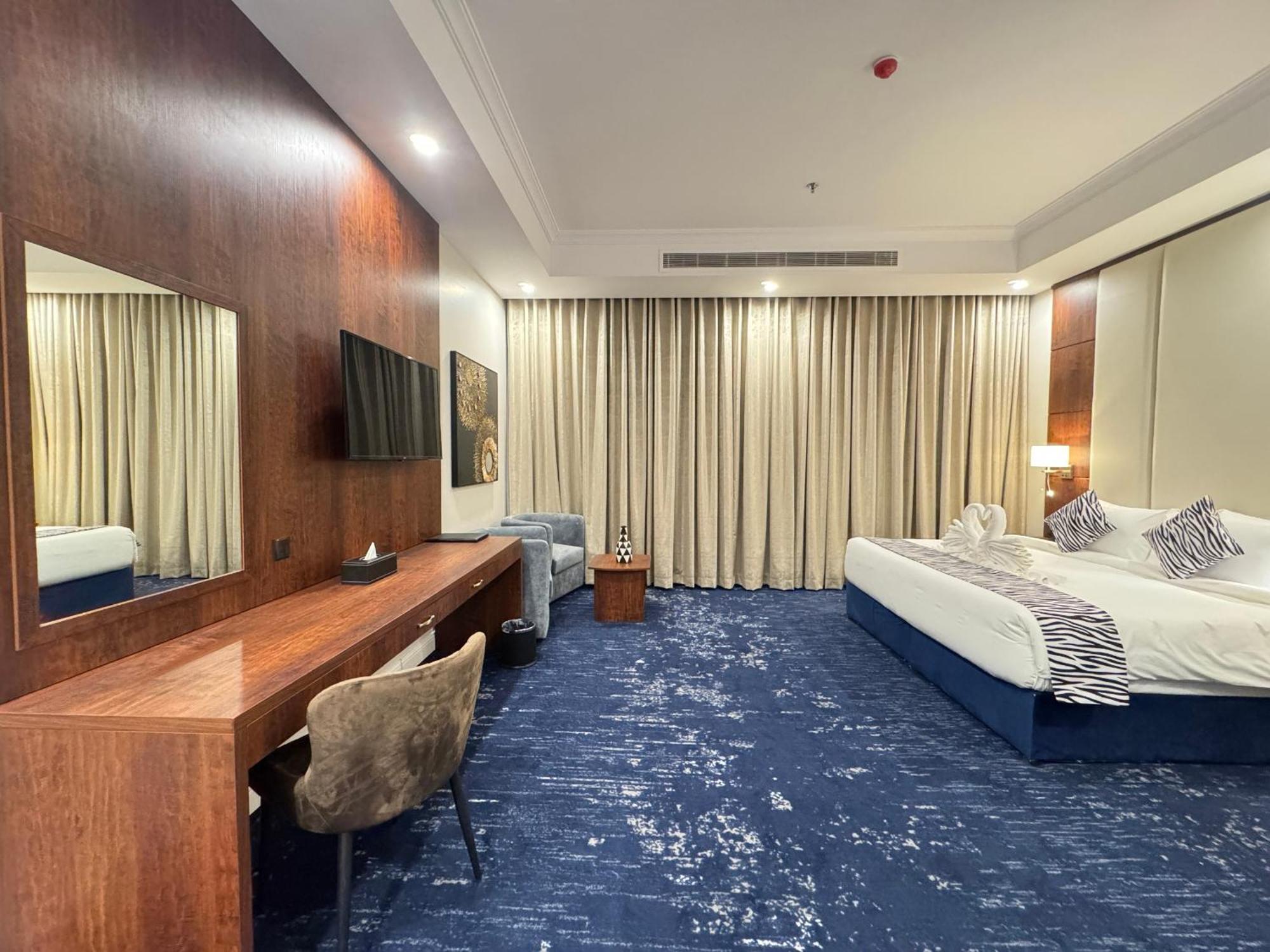 Jmd Grace A Family Hotel New Delhi