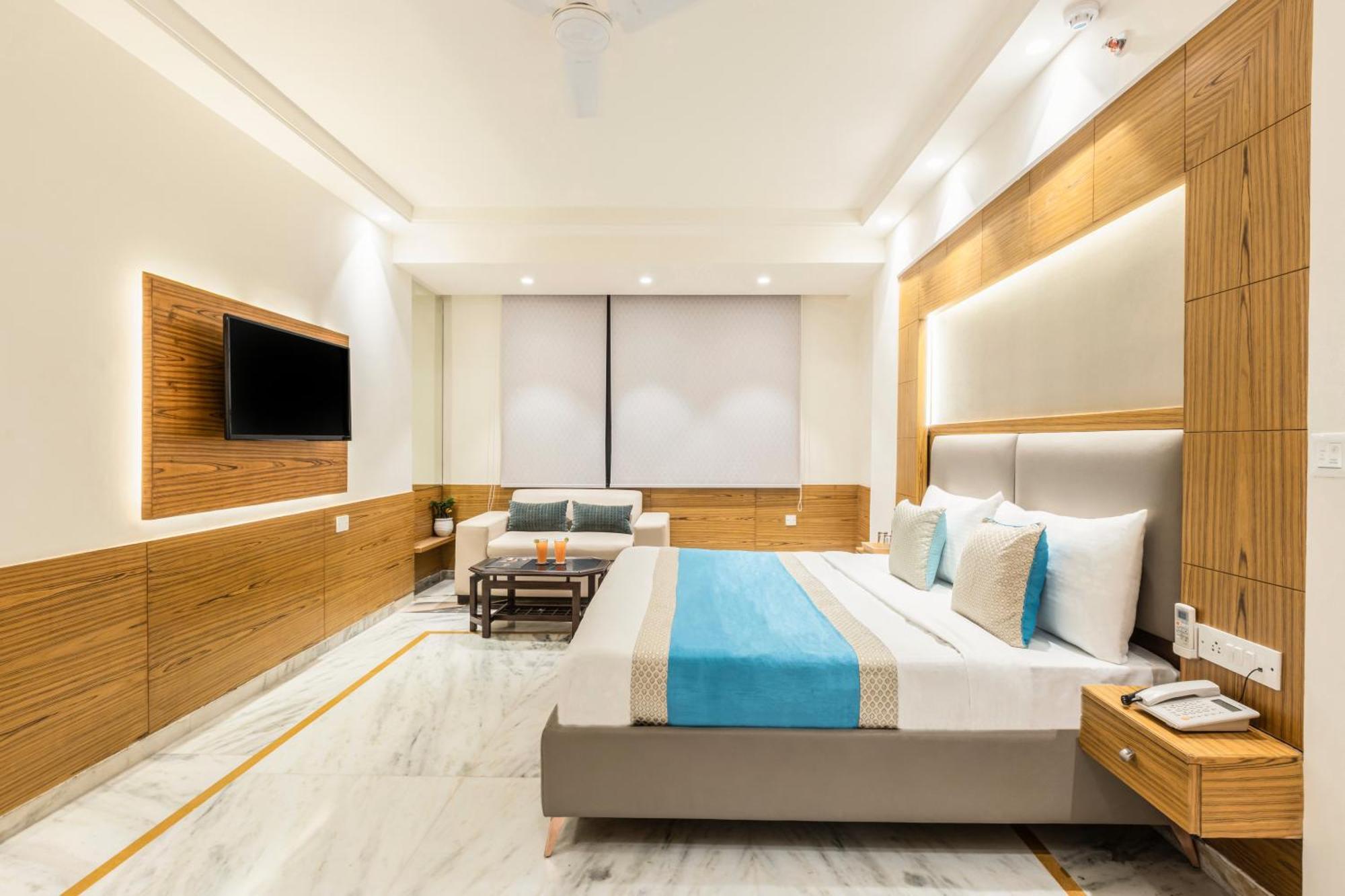 Hotel Star By Star Group- Near Delhi Airport 3*