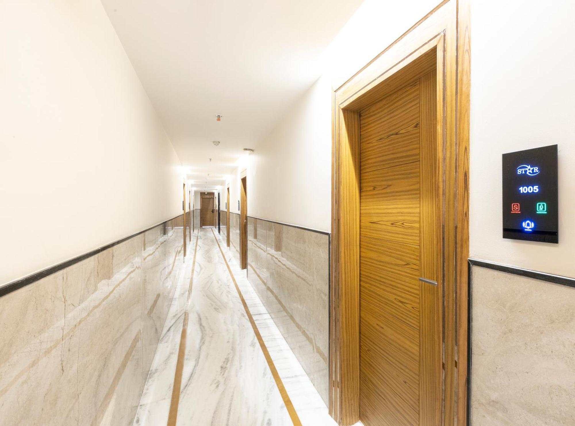 Star By Star Group- Near Delhi Airport 3* Nova Deli