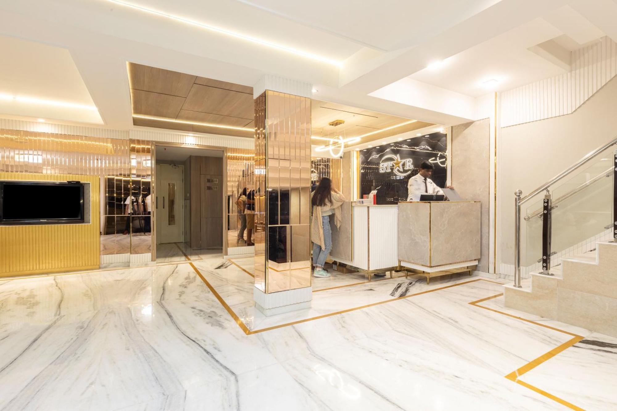 Hotel Star By Star Group- Near Delhi Airport 3*