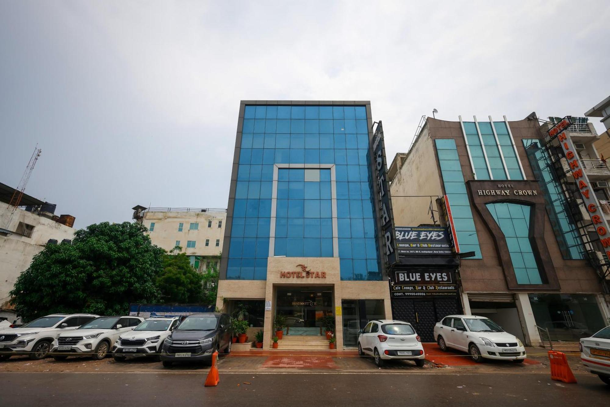 Hotel Star By Star Group- Near Delhi Airport Nova Deli
