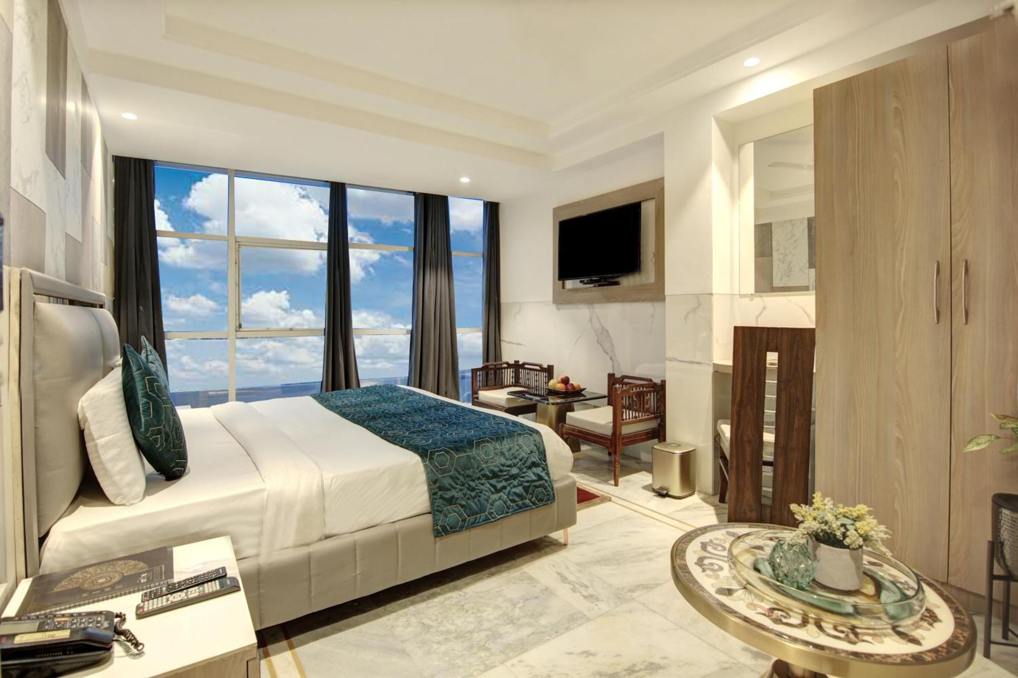 International By Star Group - Near Delhi Airport Hotel 3*
