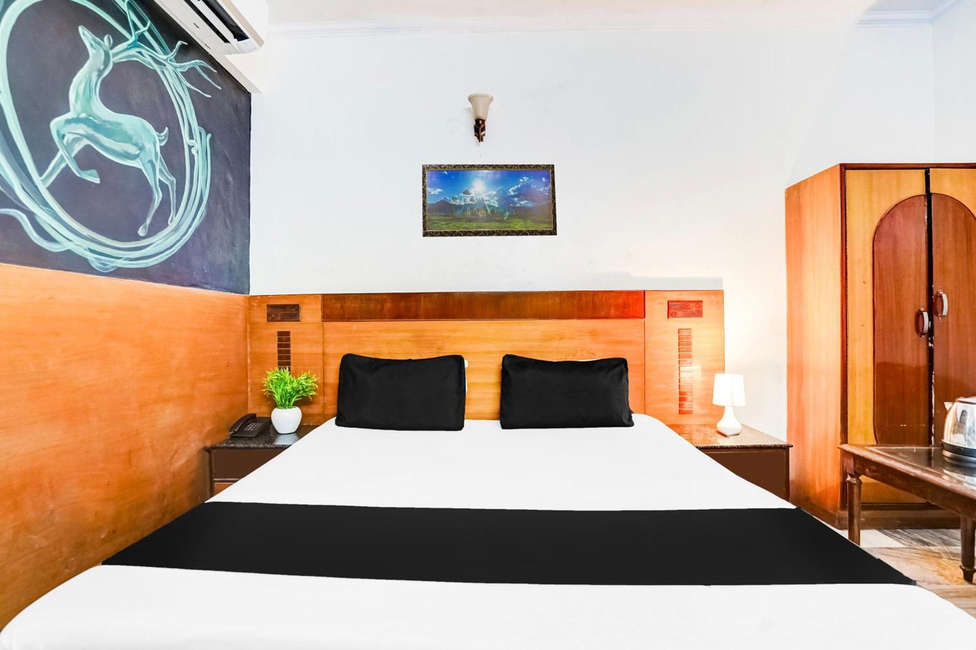 Hotel O Paharganj Near Railway Station Formerly Chand Palace