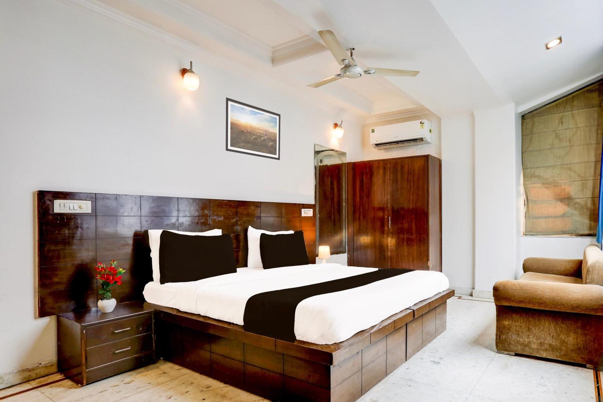 Hotel O The Grace Delhi 4*