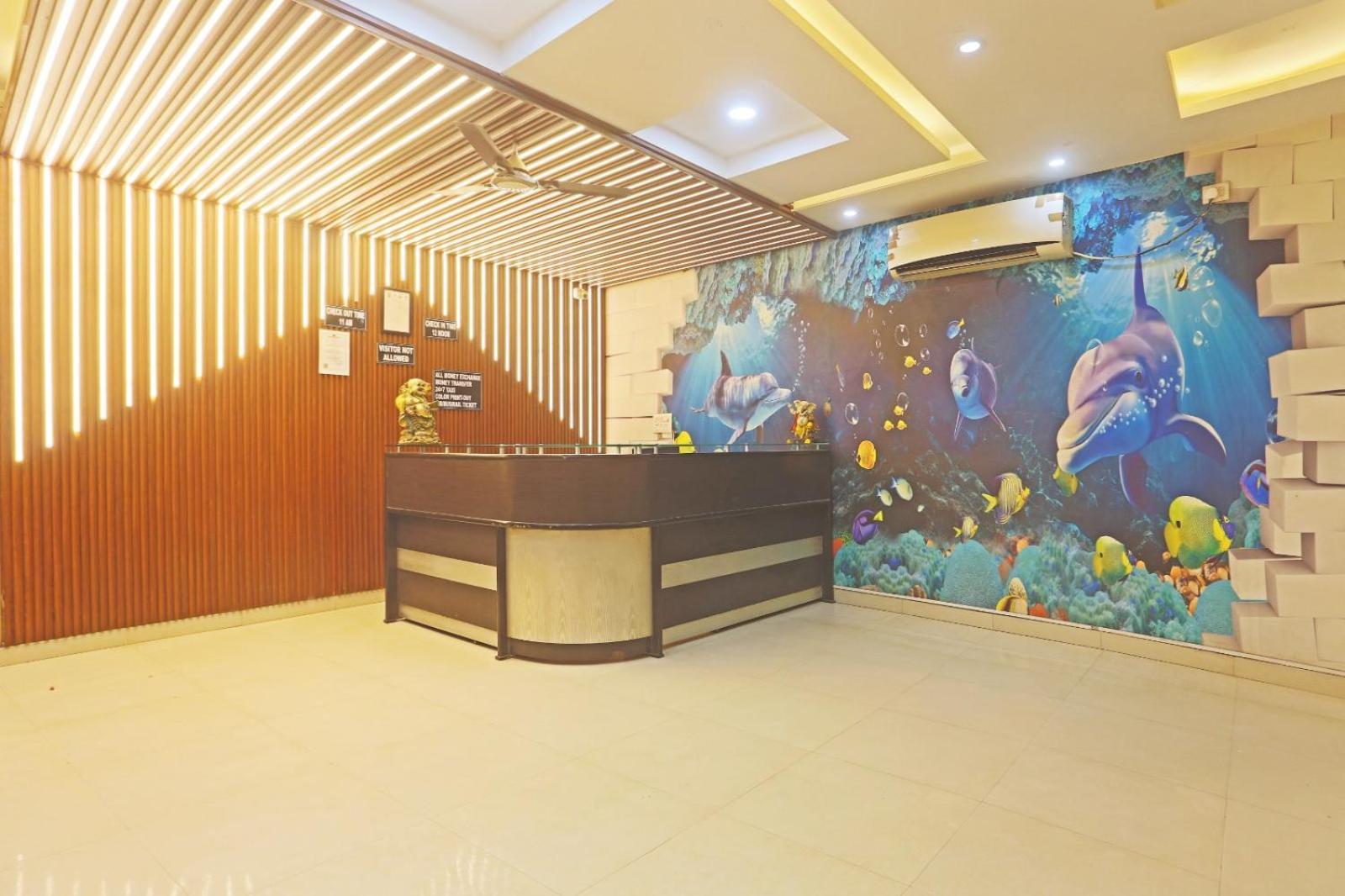 Happy Plaza- Near Delhi International Airport Pkicup Free 3*