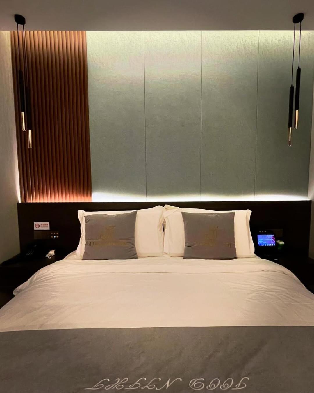 Hotel De Heaven Wood Near Igi Airport New Delhi
