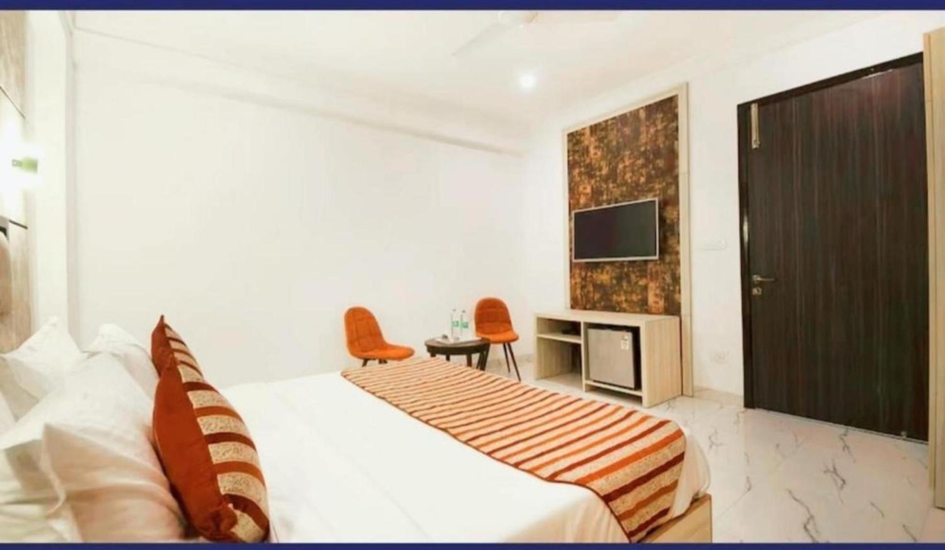 Almora Delhi International Airport With - Free Airport Drop Hotel Nova Deli