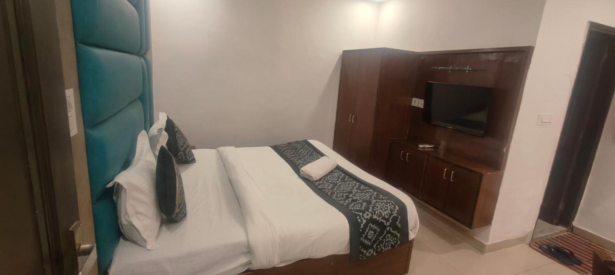 Grace Plaza Delhi