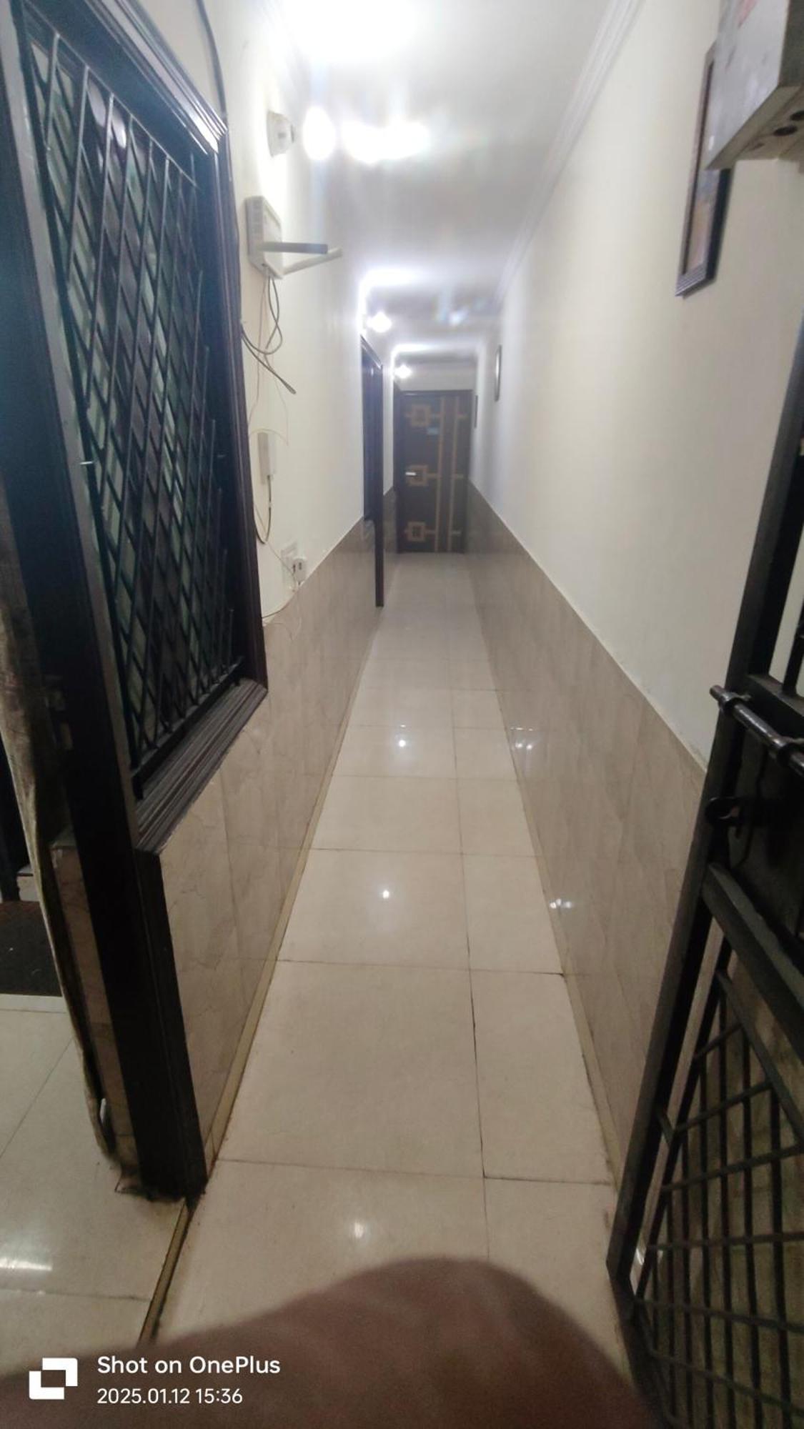 Super Hotel Royal Inn Satya Niketan - Couple Friendly