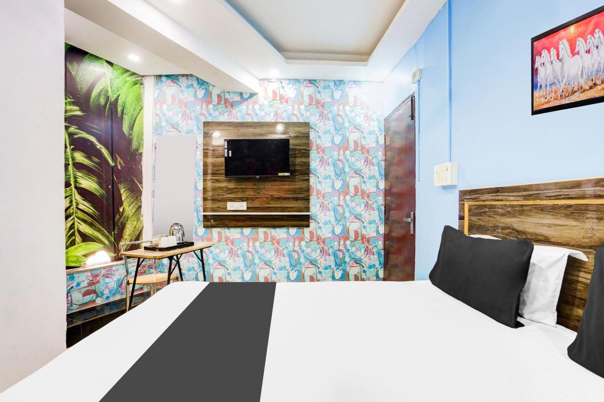 Hotel Rk Plaza *