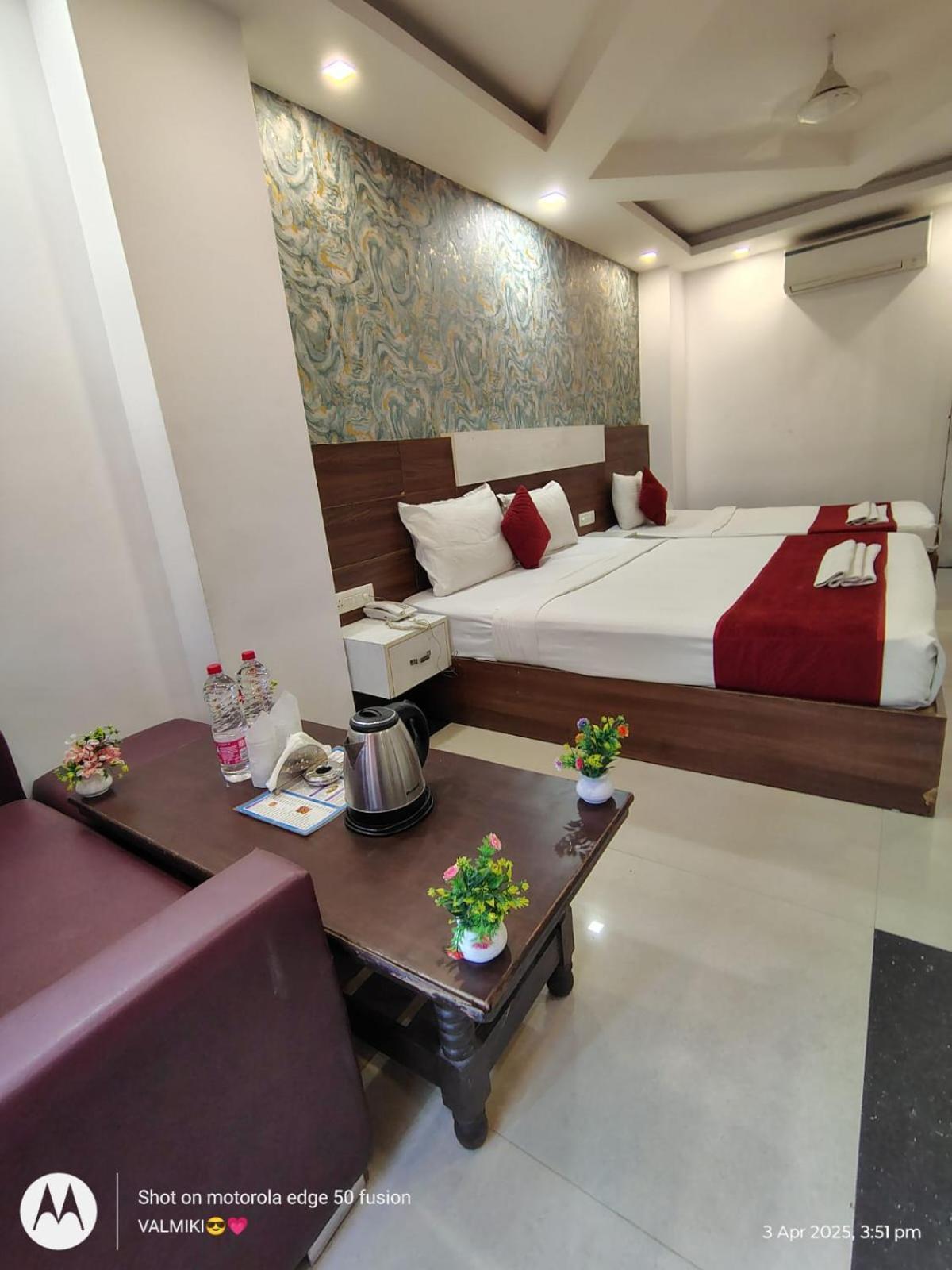 Palm Emerald A Family Near Delhi Airport T3
