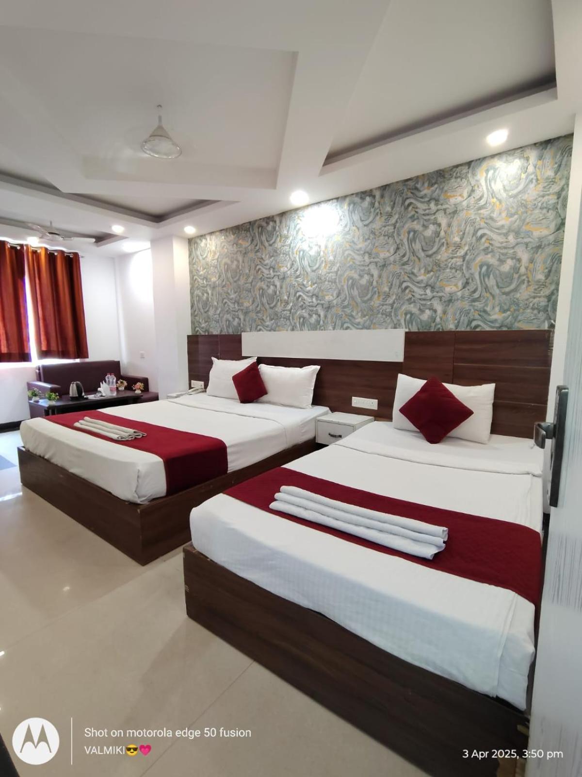 Palm Emerald A Family Near Delhi Airport T3 Hotel New Delhi