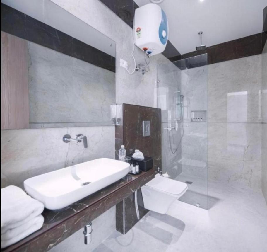 Hotel De Moon Residency-National Highway-8, Mahipalpur, 3*