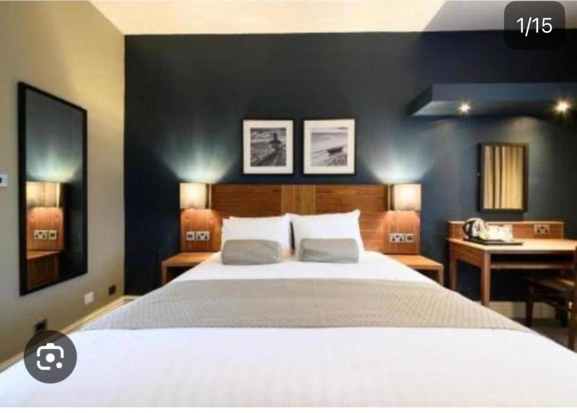 Hotel De Moon Residency-National Highway-8, Mahipalpur,