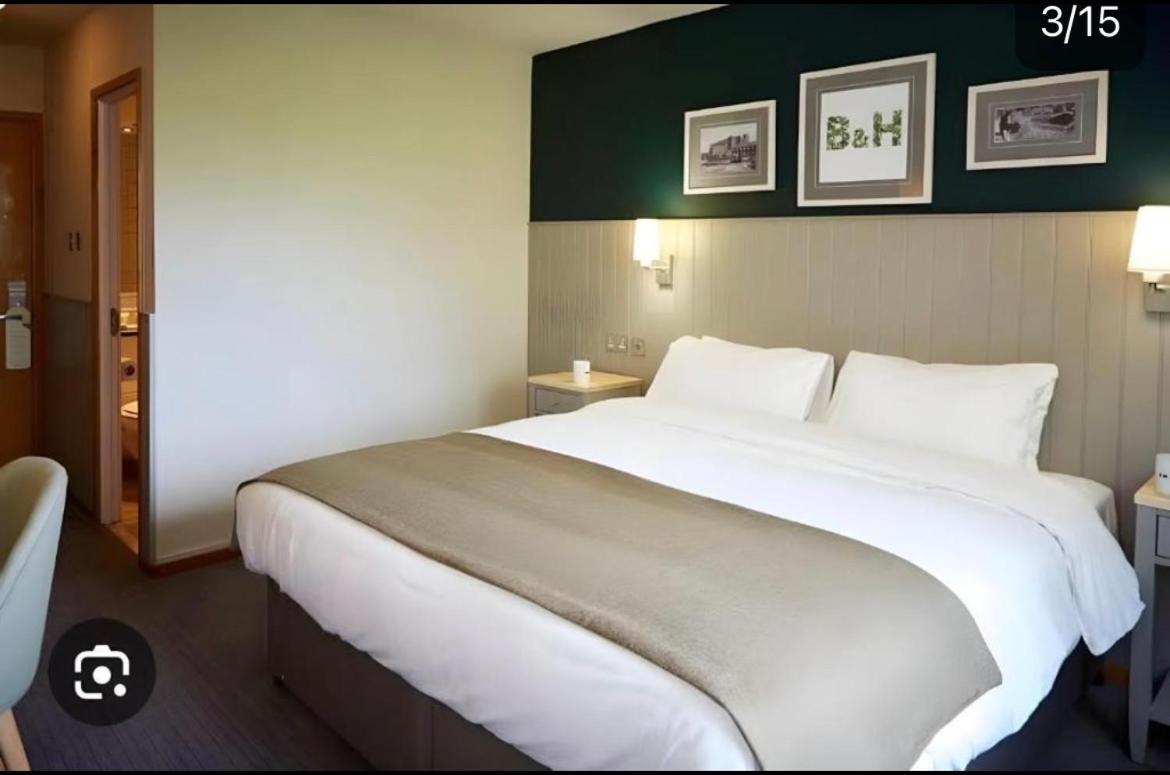 Hotel De Moon Residency-National Highway-8, Mahipalpur, Hotel