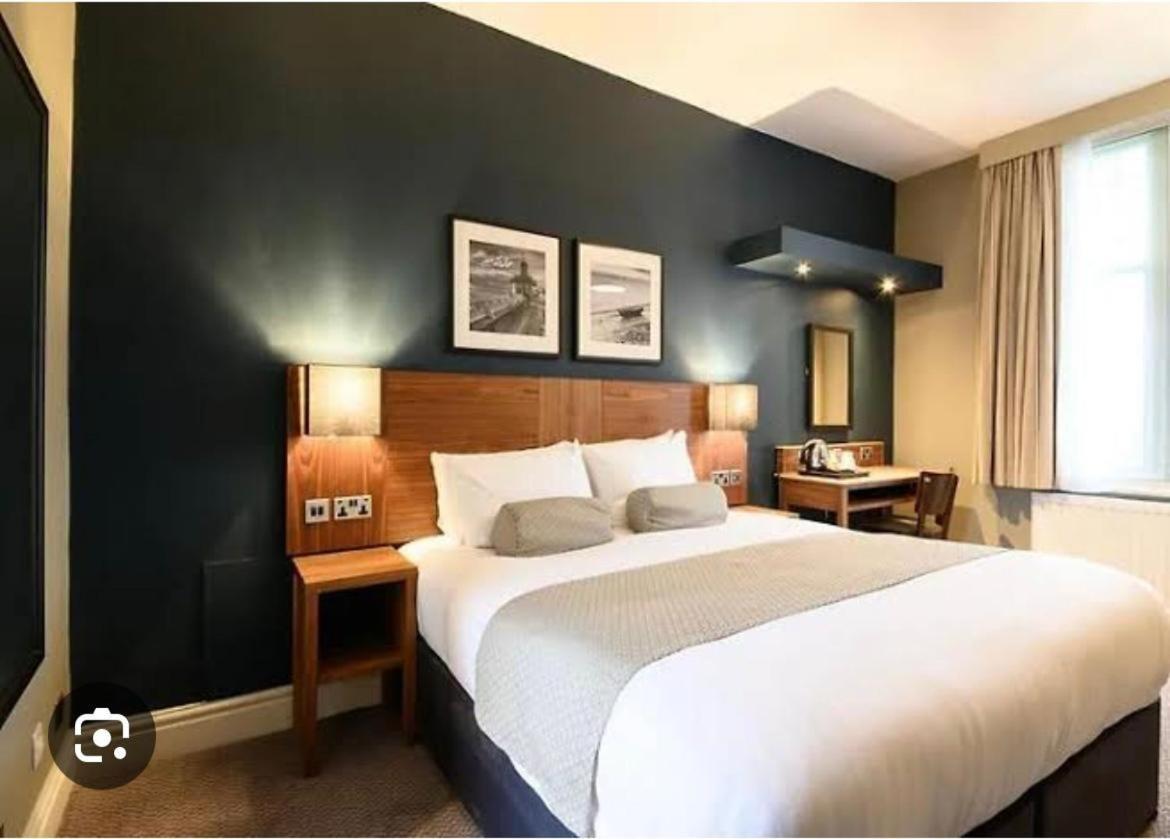 Hotel Hotel De Moon Residency-National Highway-8, Mahipalpur, New Delhi
