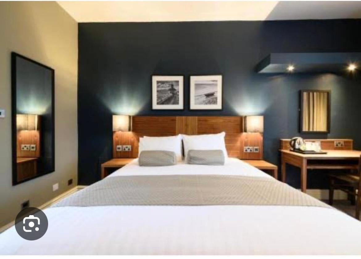 Hotel De Moon Residency-National Highway-8, Mahipalpur, Hotel 3*