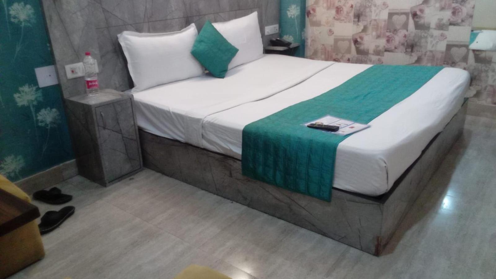 Hotel Park Suites At Airport * New Delhi