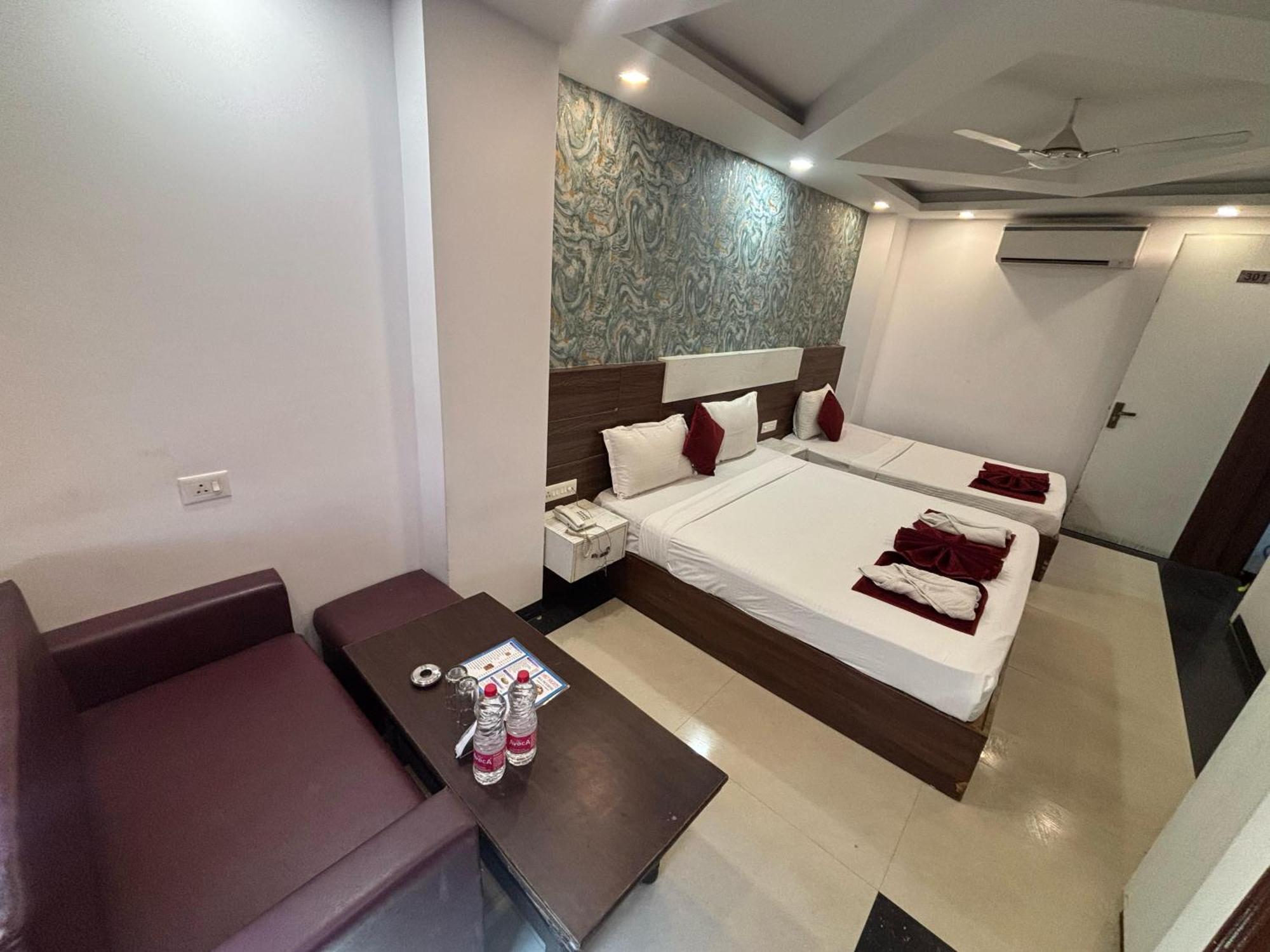 Hotel Park Suites At Airport * New Delhi