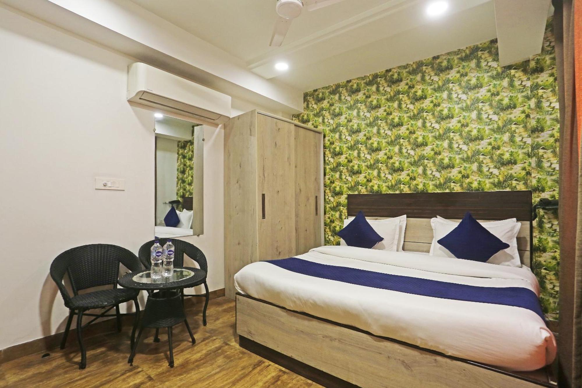 Hotel Aerostar Gold - Opposite Max Healthcare