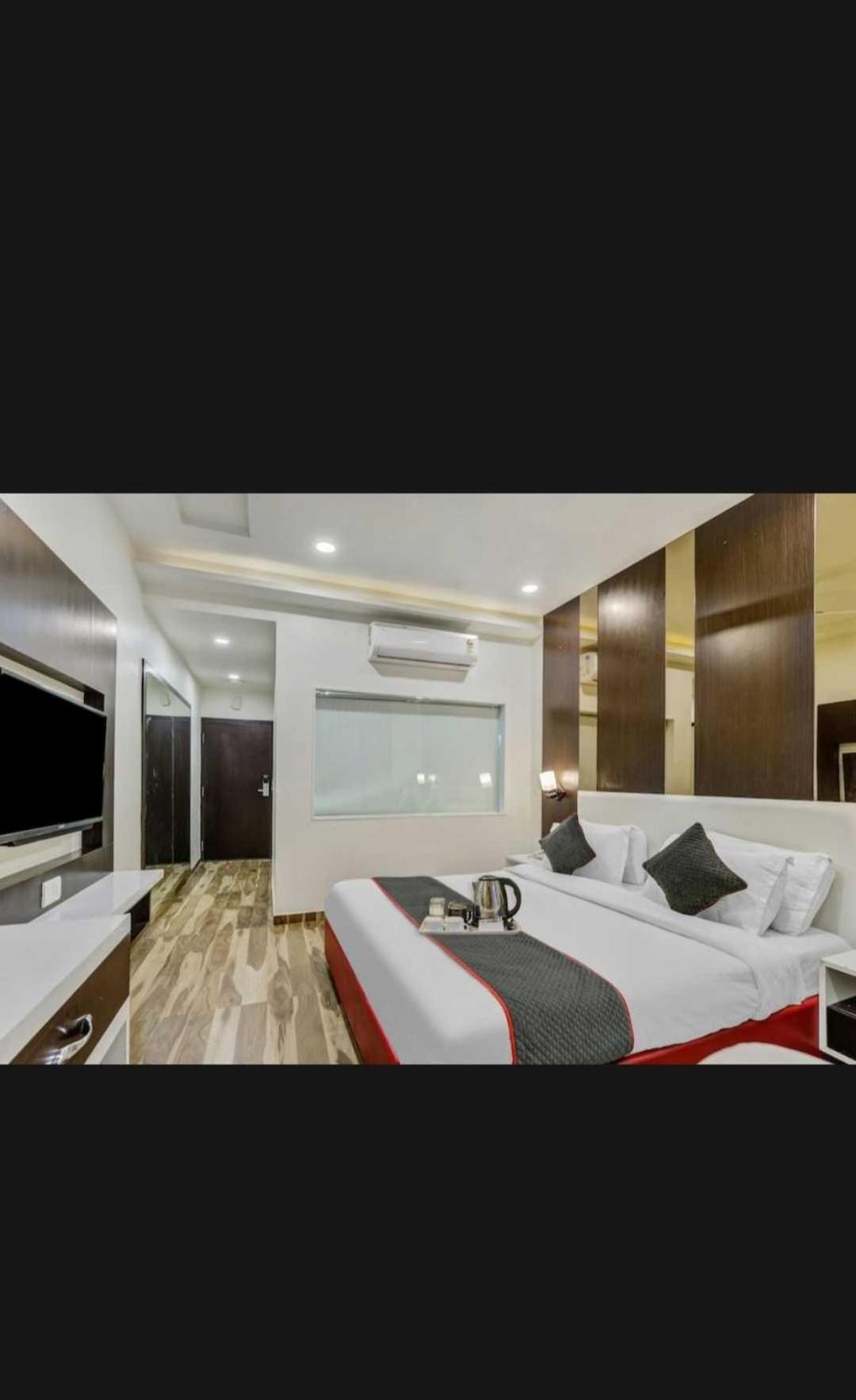 Hotel Super O Raas Near Samaypur Badli Metro Station