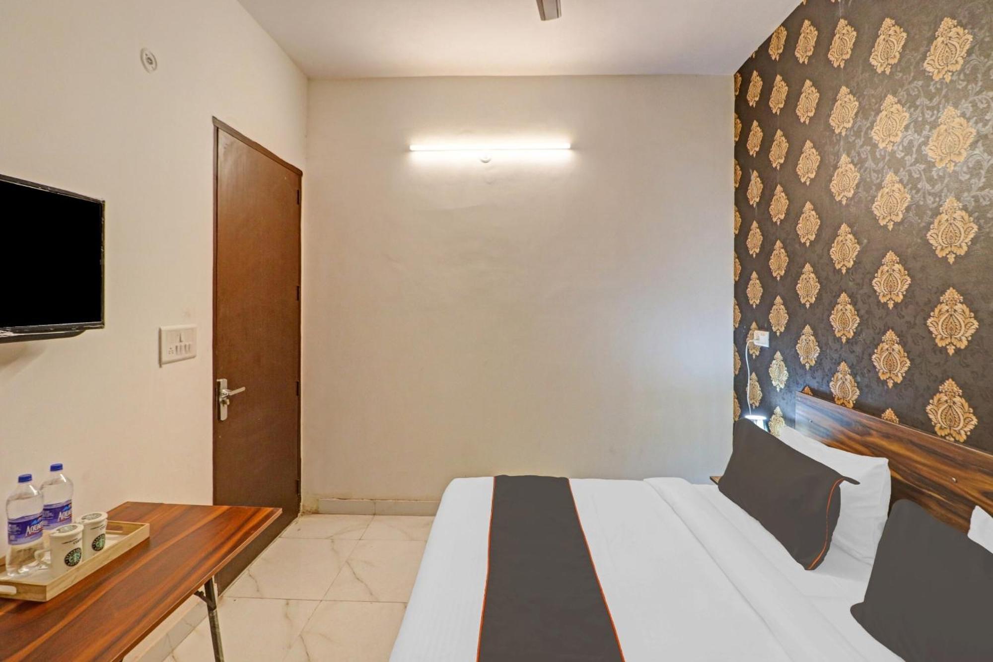 O Town Plaza Hotel 4*