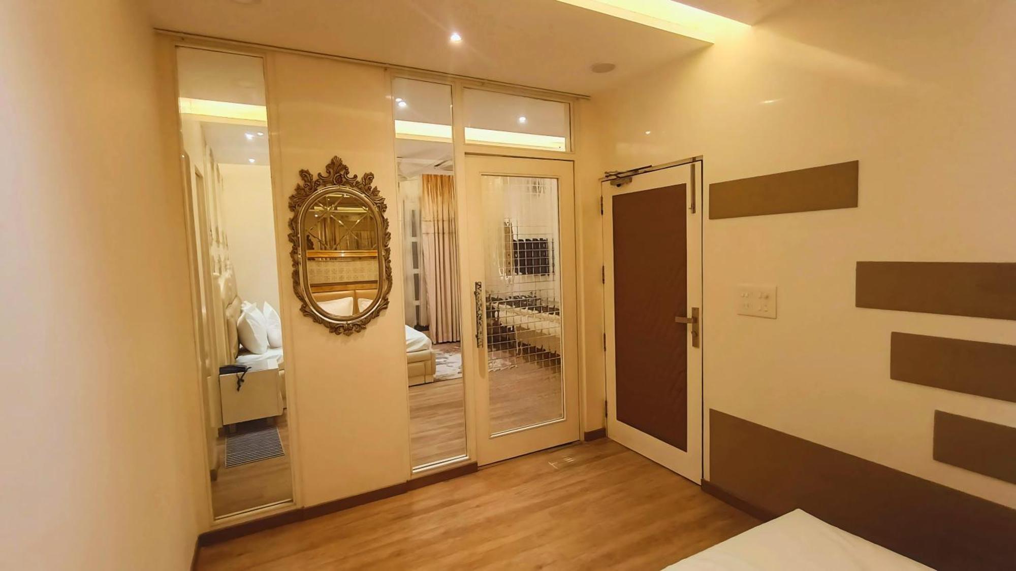 Apartment The Royal Delhi (National Capital Territory of India)