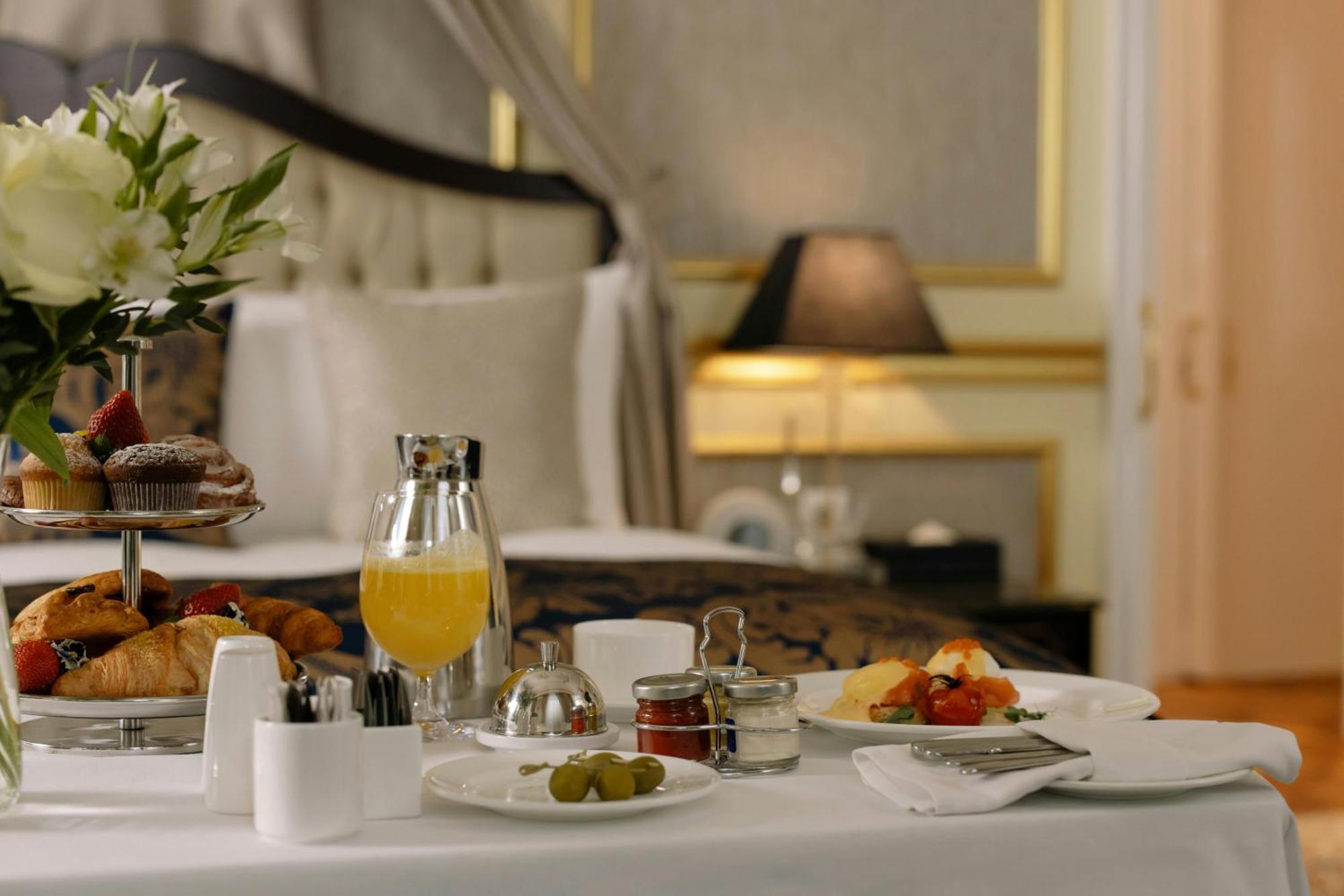 El De Seven Inn Luxury Hotel Near Igi Airport Hotel New Delhi