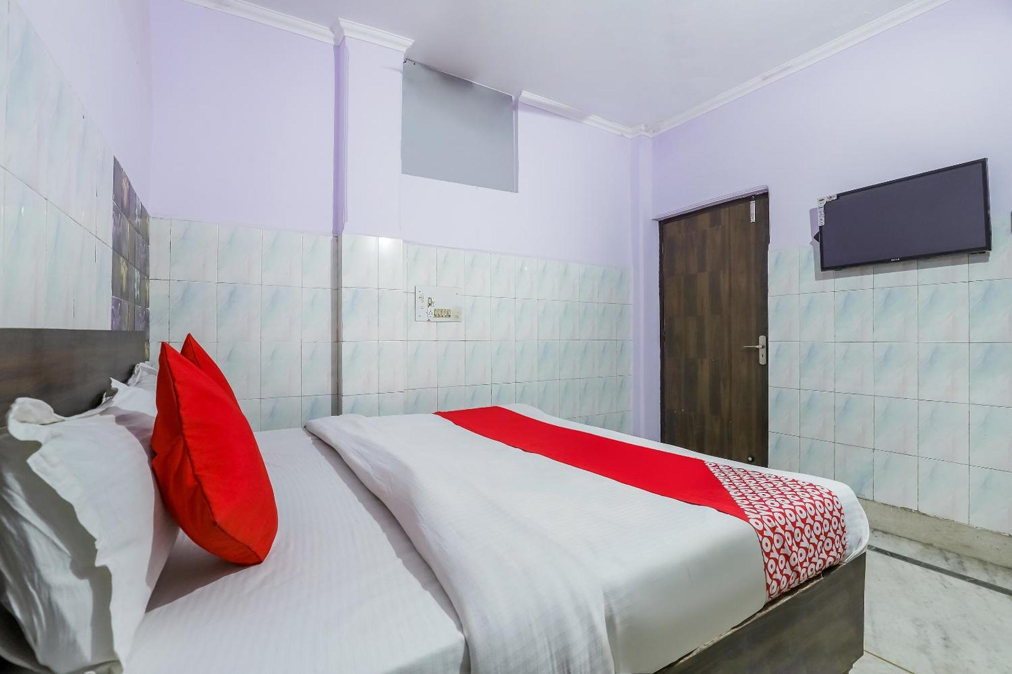 Oyo 69486 Royal Palace Hotel Delhi (National Capital Territory of India)