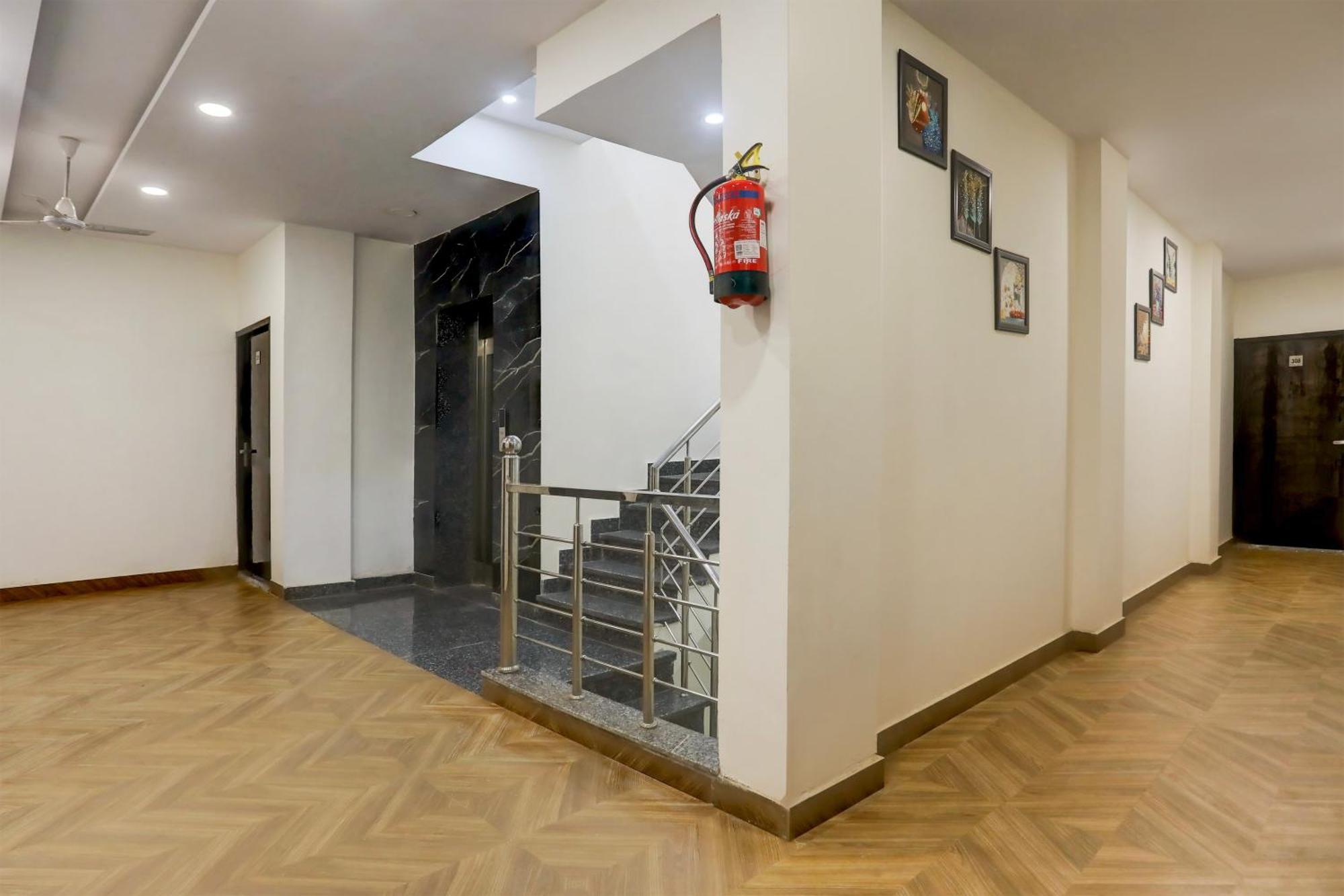 Hotel O Amazing House 3*