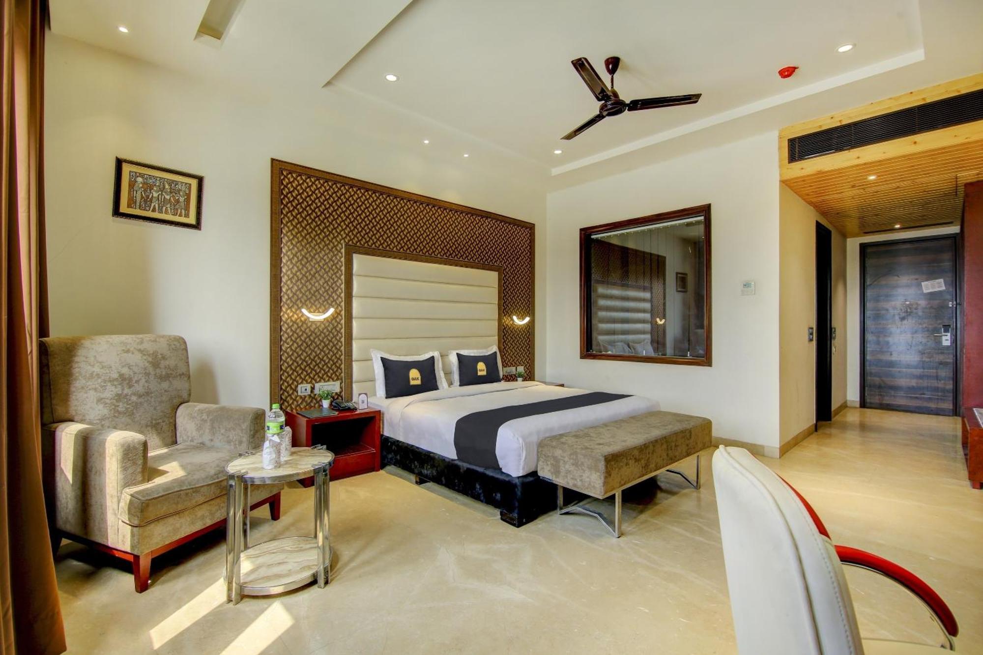 Super Townhouse Oak C Pearls 4* Delhi (National Capital Territory of India)