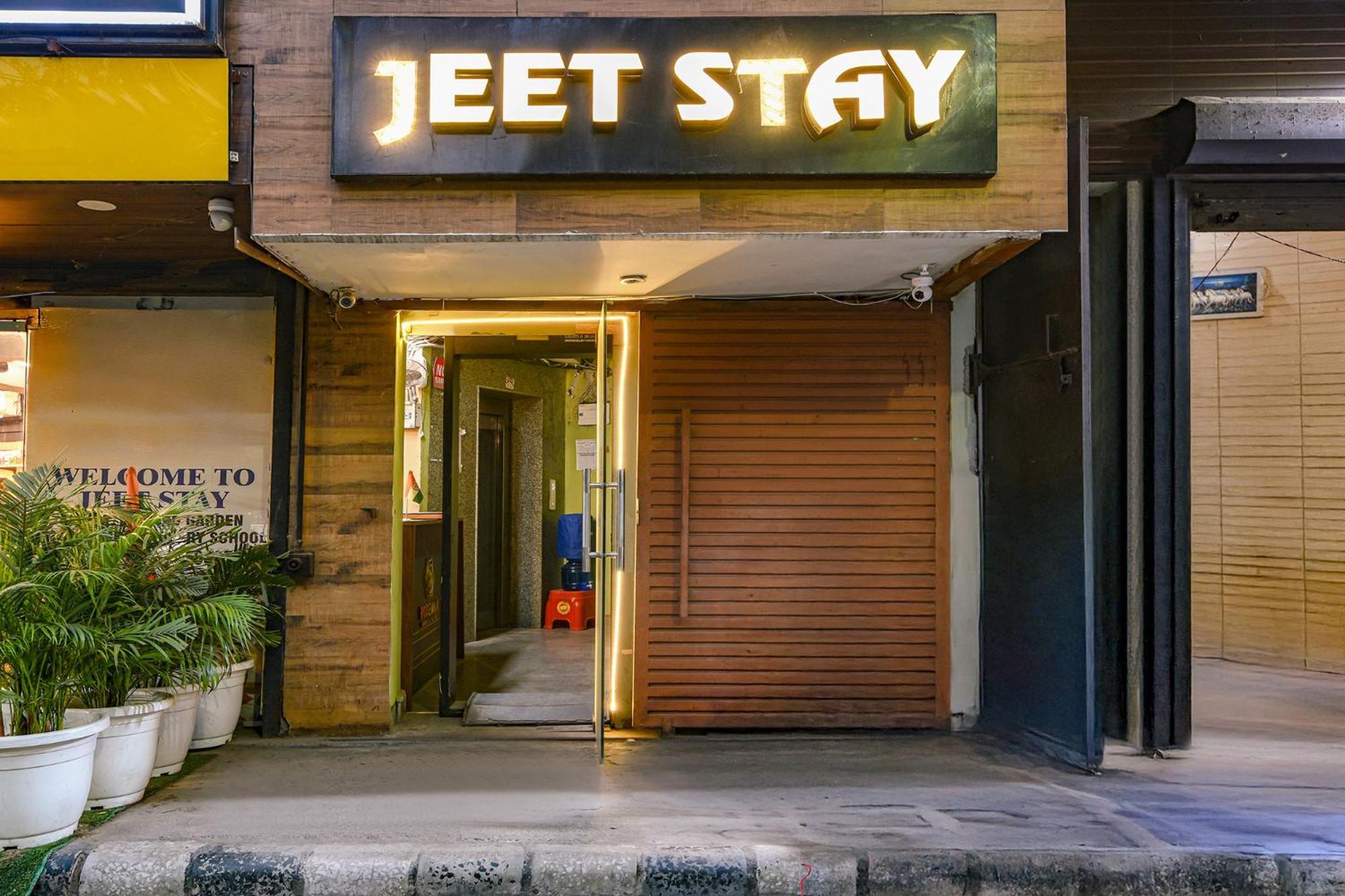 Fabhotel Jeet - Near Dilshad Garden Metro Station Hotel