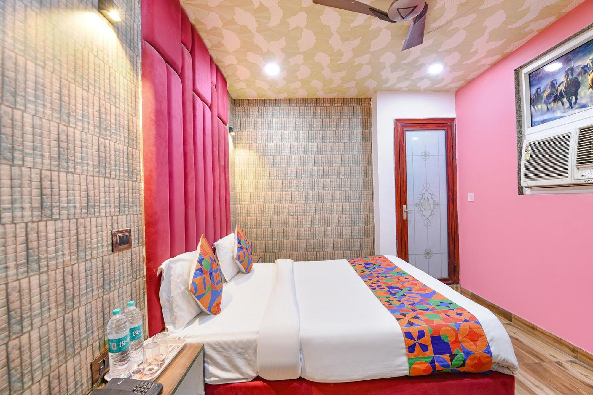 Fabhotel Jeet - Near Dilshad Garden Metro Station Hotel