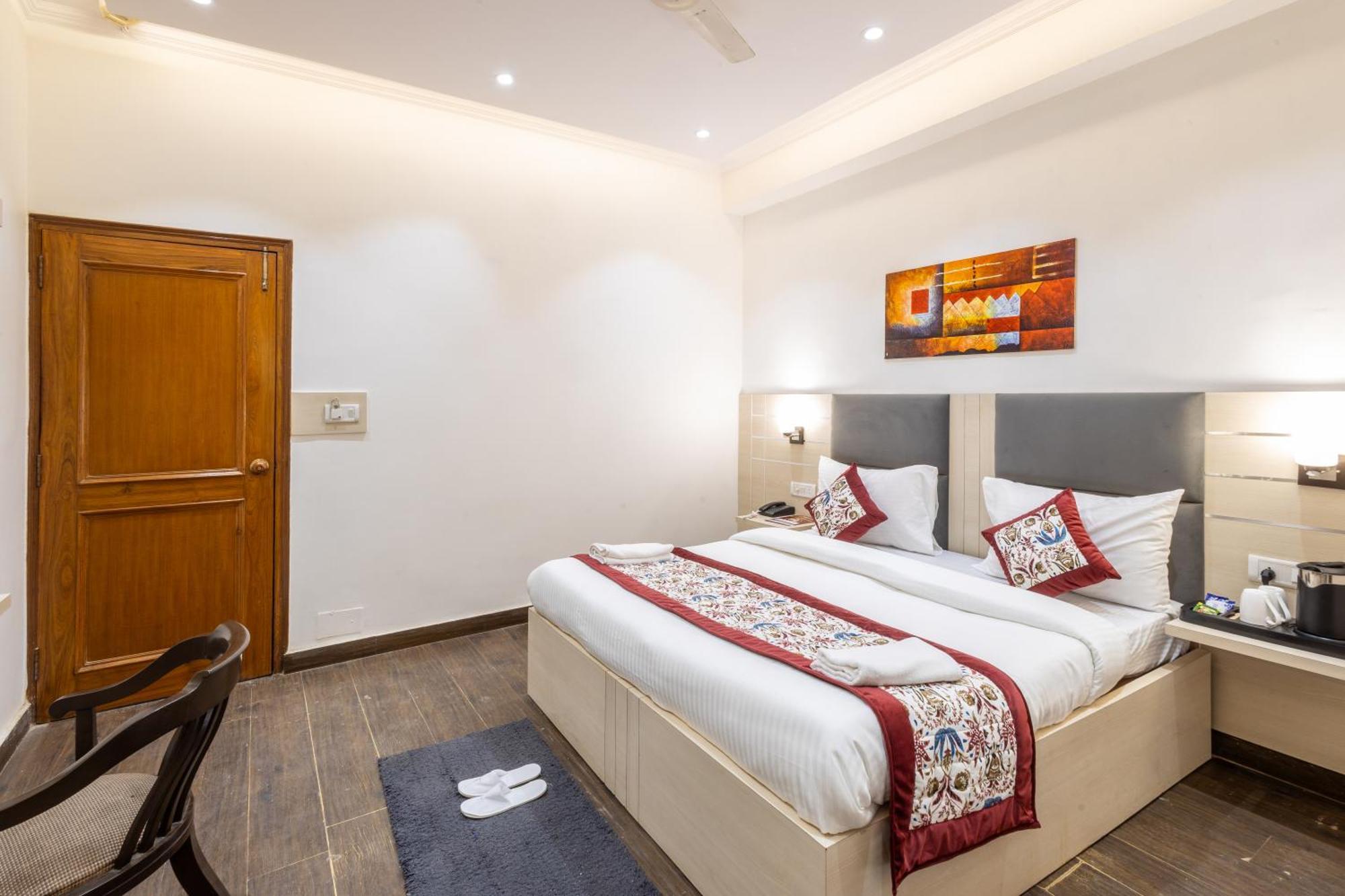 Garden View Karol Bagh Hotel