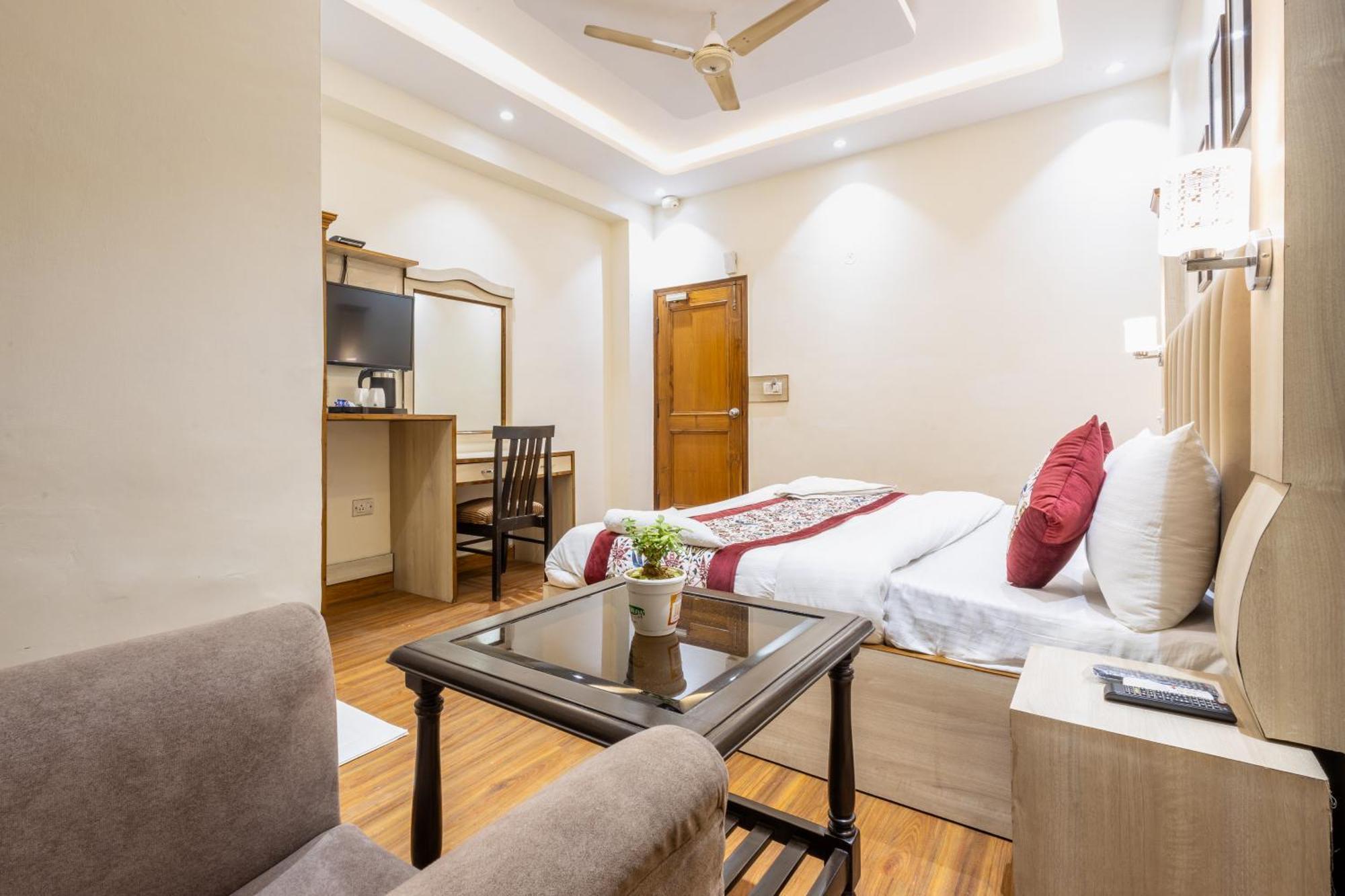 Hotel Garden View Karol Bagh