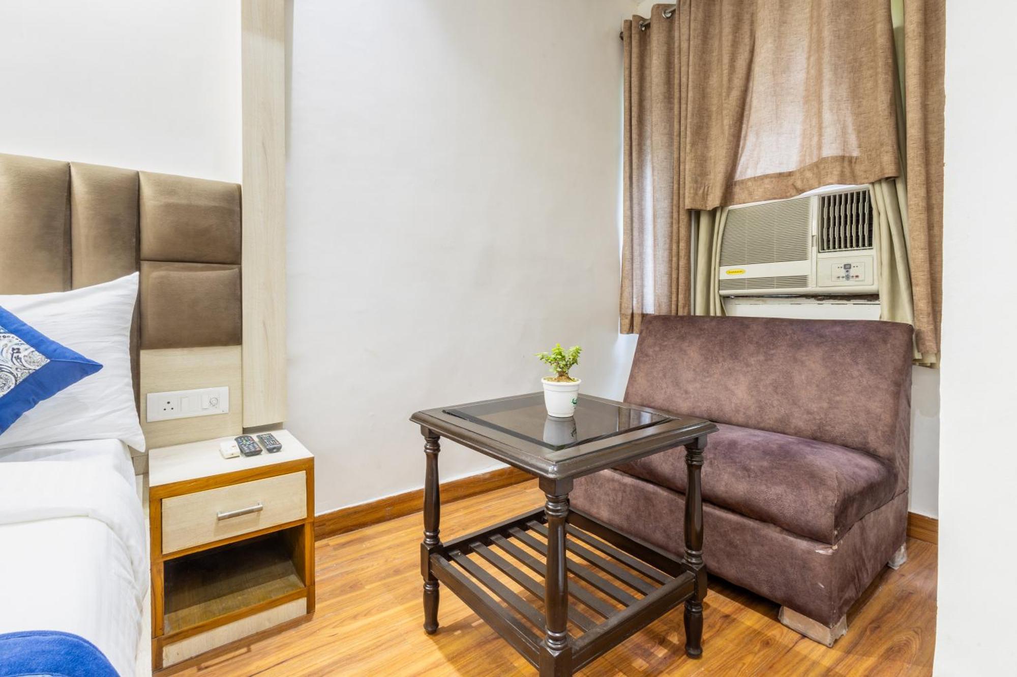 Garden View Karol Bagh Hotel 3*