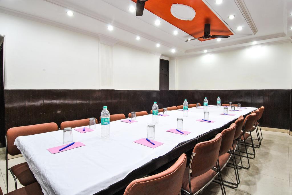 Hotel O Paharganj Near Railway Station Formerly Chand Palace New Delhi