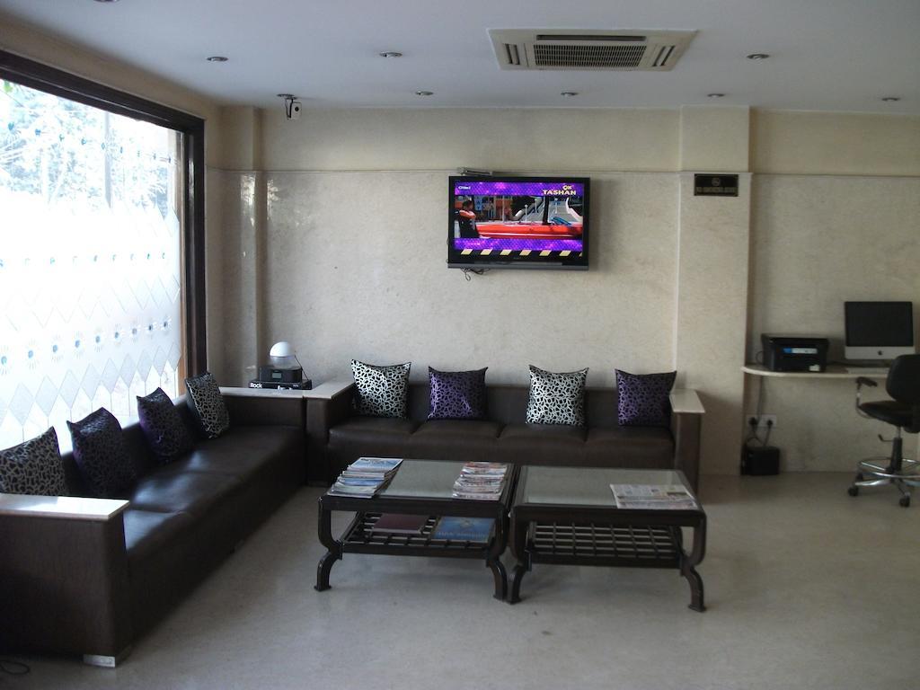 Maank Hotel 3*