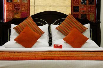 Hotel Oyo Premium Rajouri Garden Janta Market