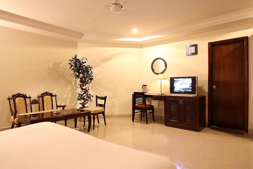 Hotel The Class, Delhi Airport 3*