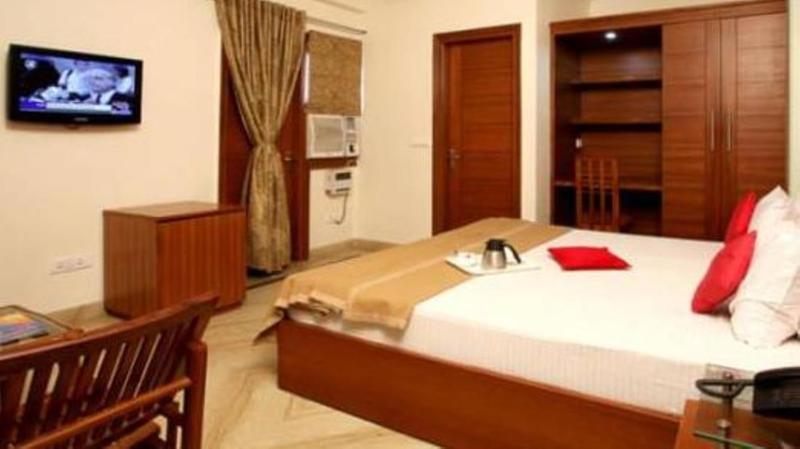 Inn Indira International 2*