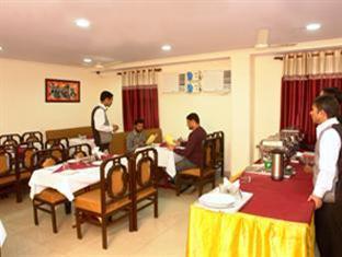 Hotel Dakha International - Karol Bagh, New 3*
