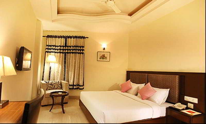 The Class, Delhi Airport Hotel 3*